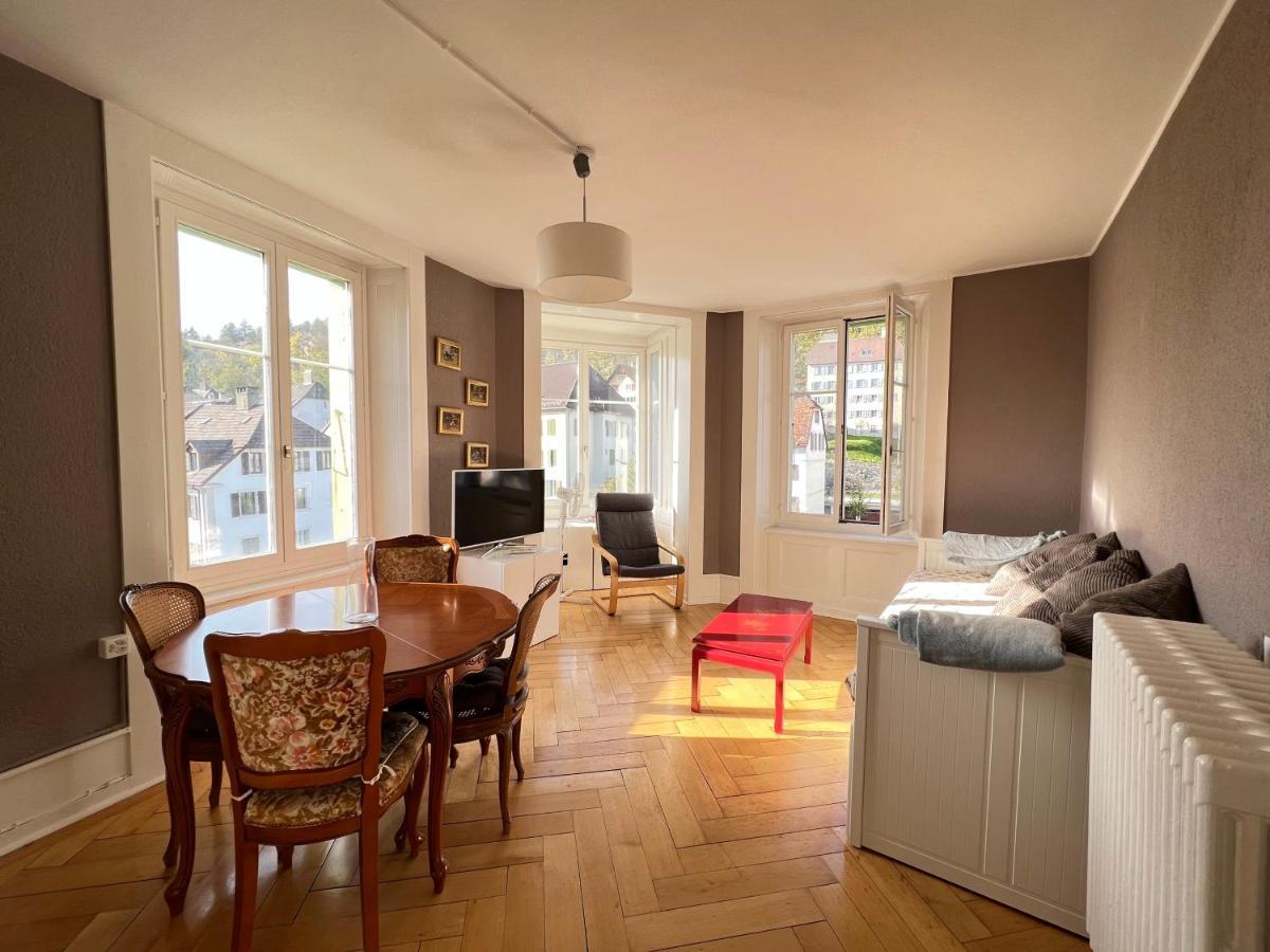 Le Locle : Bel Appartement Chaleureux Ngoại thất bức ảnh