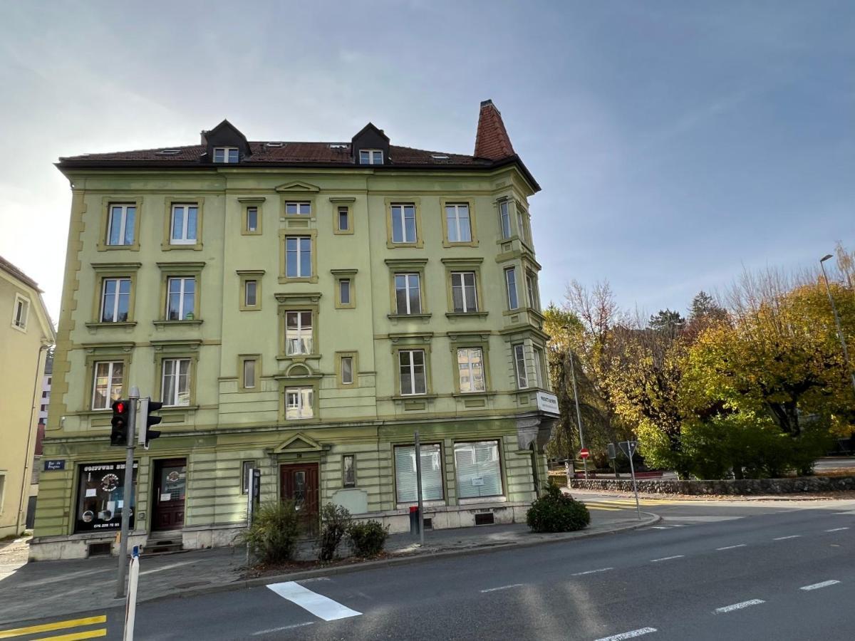 Le Locle : Bel Appartement Chaleureux Ngoại thất bức ảnh